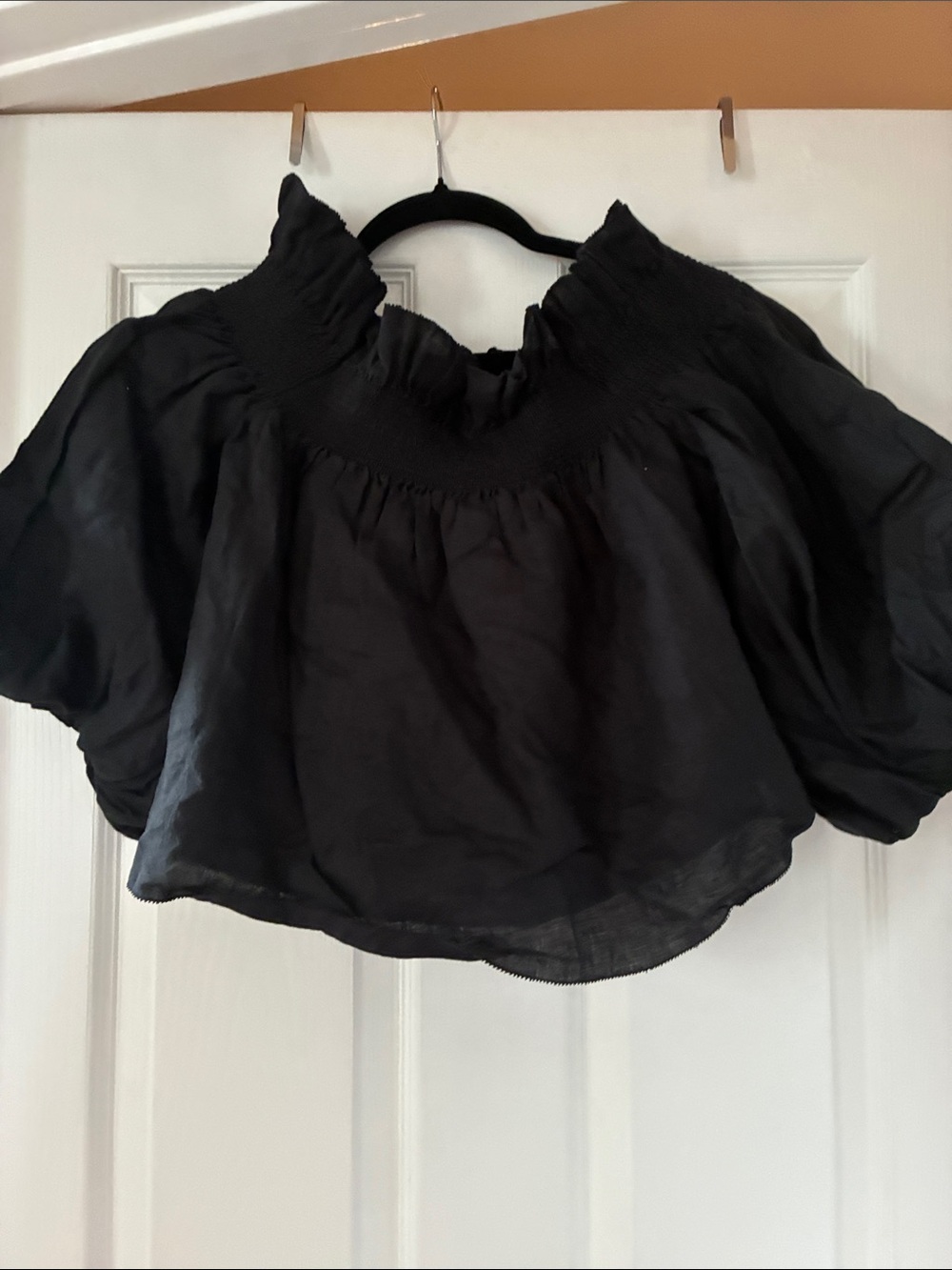 NWT Banana Republic Black Off-Shoulder Puff Sleeve Crop Top